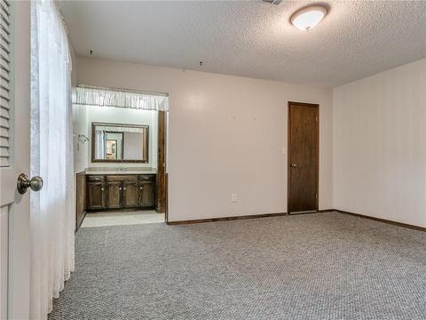 415 E Carson Ln, Mustang, OK 73064 photo 13