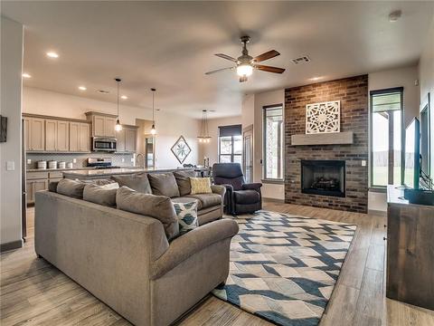 1329 Atalon Dr, Moore, OK 73160 photo 3