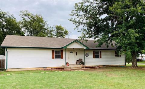 702 N 4th St, Marlow, OK 73055 photo 1