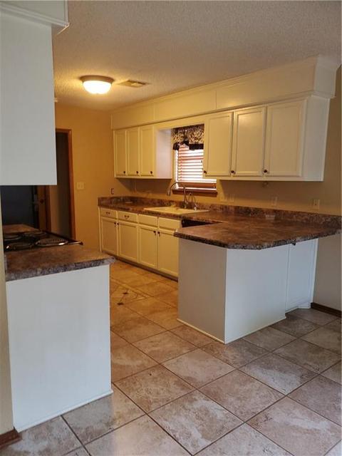 3205 Quail Cir, Altus, OK 73521 photo 10
