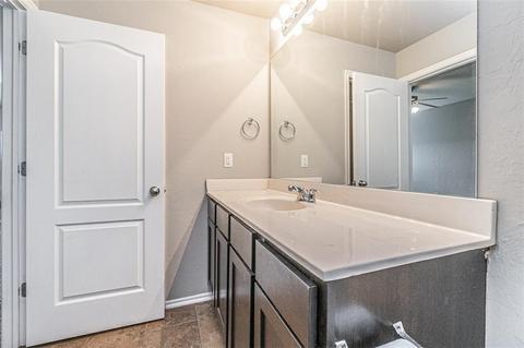9616 Ella Ln, Moore, OK 73160 photo 8