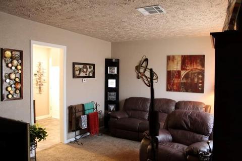 1320 E Oakhurst St, Altus, OK 73521 photo 3