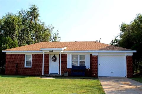 1320 E Oakhurst St, Altus, OK 73521 photo 1