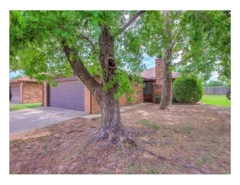 1708 Lionsgate Cir, Bethany, OK 73008 photo 2