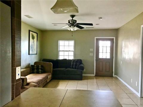 305 N Walnut Ave, Erick, OK 73645 photo 3