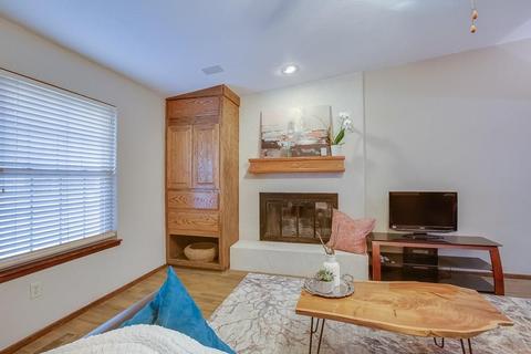 821 Lakecrest Dr, Moore, OK 73170 photo 5