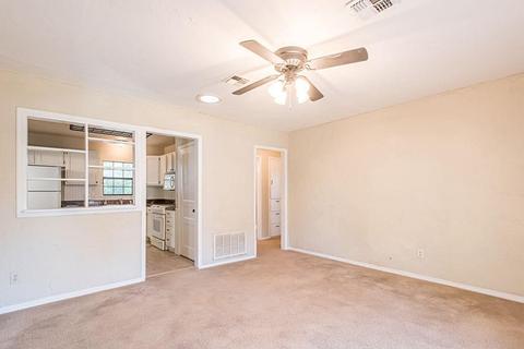 109 E 11th St, Edmond, OK 73012 photo 3