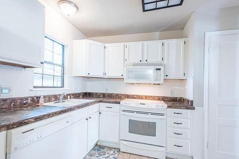 109 E 11th St, Edmond, OK 73012 photo 5