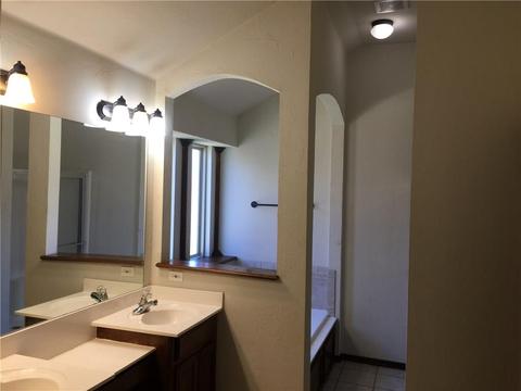 2801 Devonshire Dr, Norman, OK 73071 photo 3