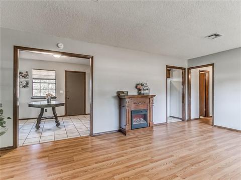 203 Apollo Pl, Guthrie, OK 73044 photo 4