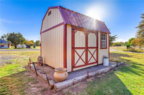 407 E Hahn St, Granite, OK 73547 photo 31