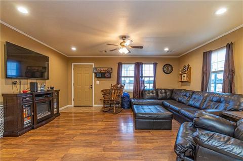 102 E Jack Rabbit Dr, Shawnee, OK 74804 photo 5