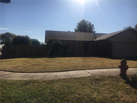 1000 Silver Maple, Moore, OK 73160 photo 2