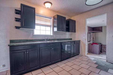 28 Maple St, Watonga, OK 73772 photo 4