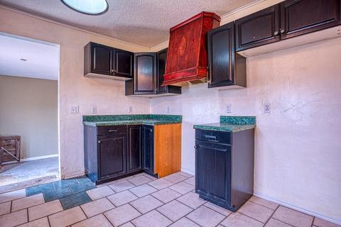 28 Maple St, Watonga, OK 73772 photo 5