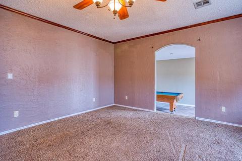 28 Maple St, Watonga, OK 73772 photo 2