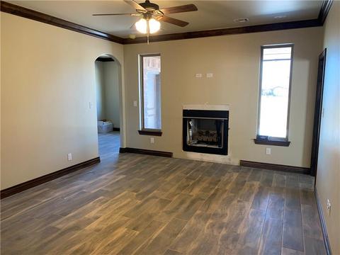 306 N 4th St, Thomas, OK 73669 photo 2