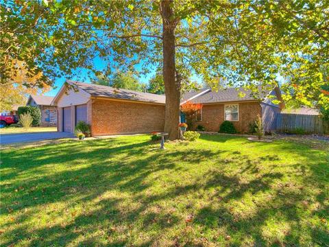 412 Brighton Dr, Edmond, OK 73003 photo 2