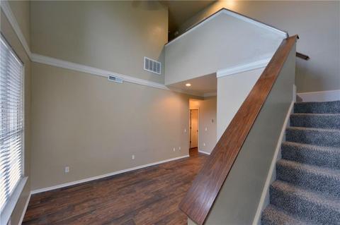 1105 E Main St, Edmond, OK 73034 photo 3