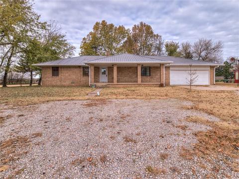 301 Hatcher, Minco, OK 73059 photo 1