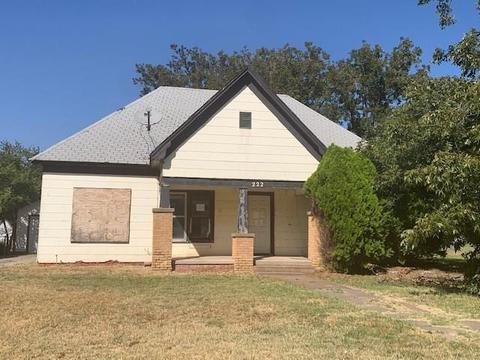 222 E Davis St, Tipton, OK 73570 photo 1