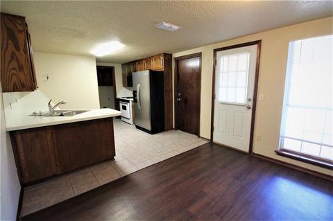 2134 Parkview Dr, Moore, OK 73170 photo 4