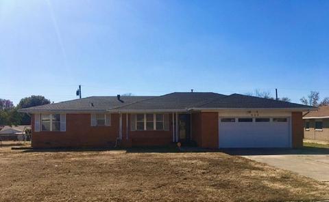 835 W 22nd St, Ada, OK 74820 photo 1