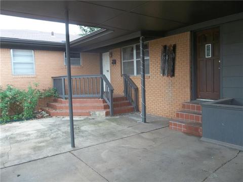 706 Vine St, Altus, OK 73521 photo 5