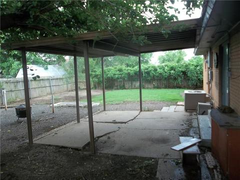 706 Vine St, Altus, OK 73521 photo 8