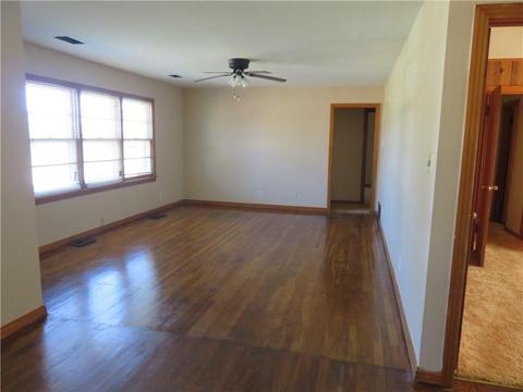 806 E Sutherland St, Altus, OK 73521 photo 2