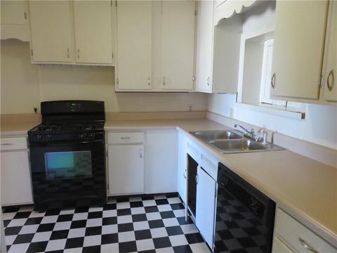 806 E Sutherland St, Altus, OK 73521 photo 9