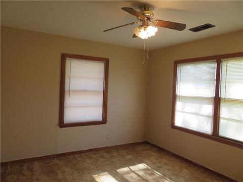 806 E Sutherland St, Altus, OK 73521 photo 16