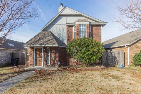 2111 Parkview Dr, Moore, OK 73170 photo 1