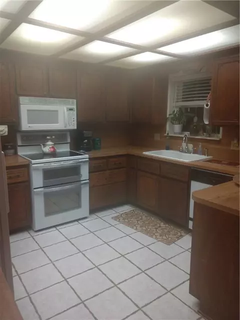 5402 E Tyler Dr, Tuttle, OK 73089 photo 5