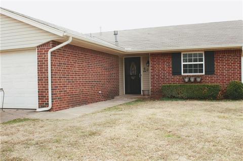 608 E Silver Maple Ct, Noble, OK 73068 photo 2