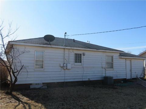 1121 E Chestnut St, Altus, OK 73521 photo 18