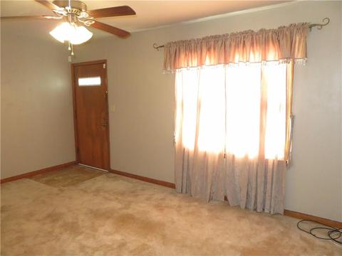 1121 E Chestnut St, Altus, OK 73521 photo 2