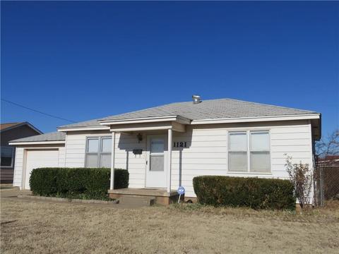 1121 E Chestnut St, Altus, OK 73521 photo 1