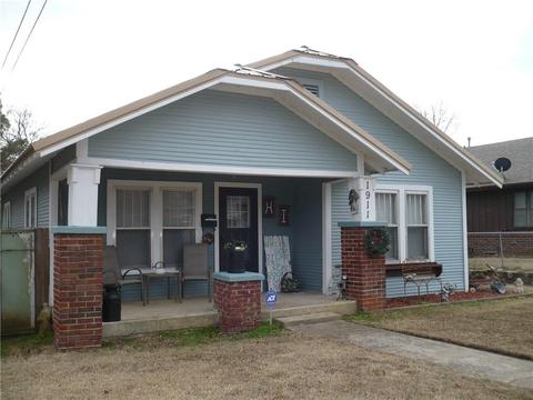 1911 E 10th St, Shawnee, OK 74801 photo 1
