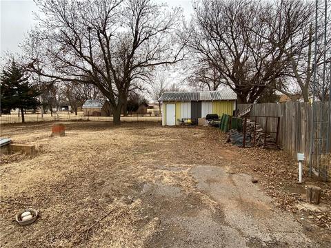 409 E Means, Rocky, OK 73661 photo 5