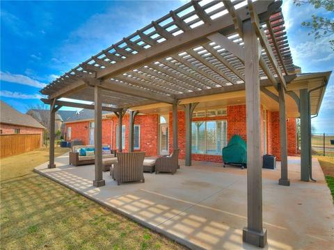 16801 Shorerun Dr, Edmond, OK 73012 photo 4