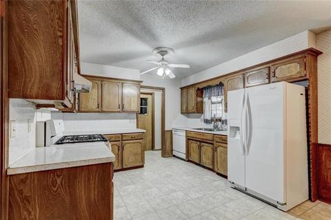 1217 E 33rd St, Edmond, OK 73013 photo 8