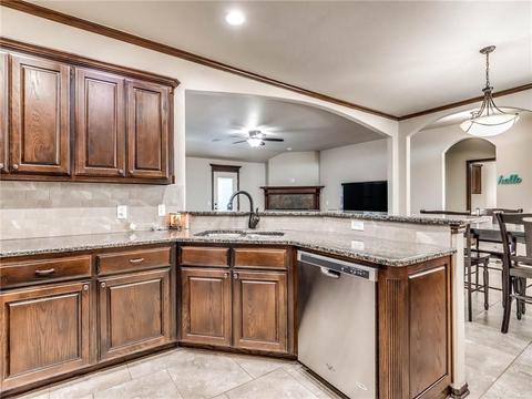 2022 E Rock Creek Rd, Tuttle, OK 73089 photo 11