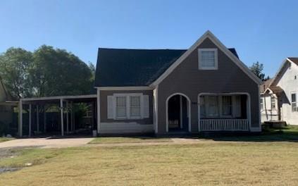 304 E Walnut St, Altus, OK 73521 photo 1