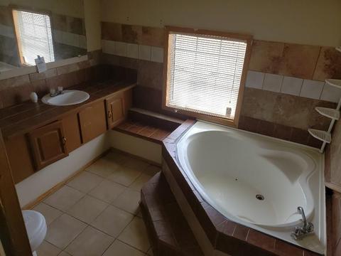 304 E Walnut St, Altus, OK 73521 photo 31