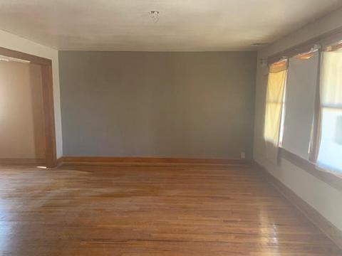 304 E Walnut St, Altus, OK 73521 photo 4