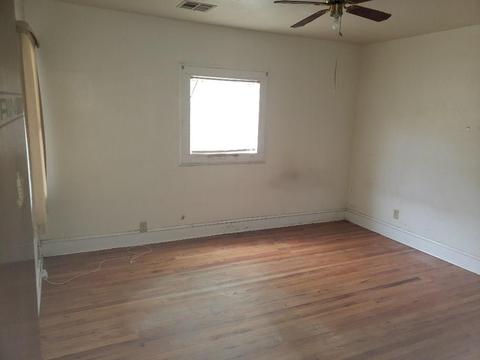304 E Walnut St, Altus, OK 73521 photo 29