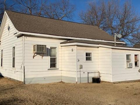 414 E 6th St, Hydro, OK 73048 photo 2