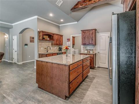 249 Timber Ln, Harrah, OK 73045 photo 10