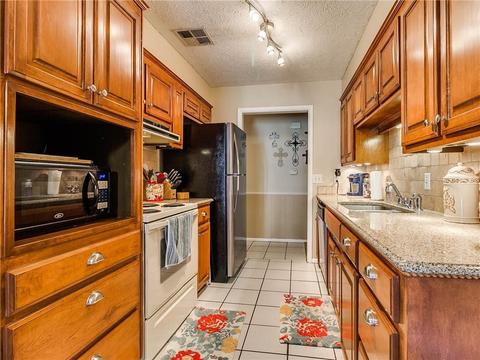3013 N Thompkins Ave, Bethany, OK 73008 photo 9